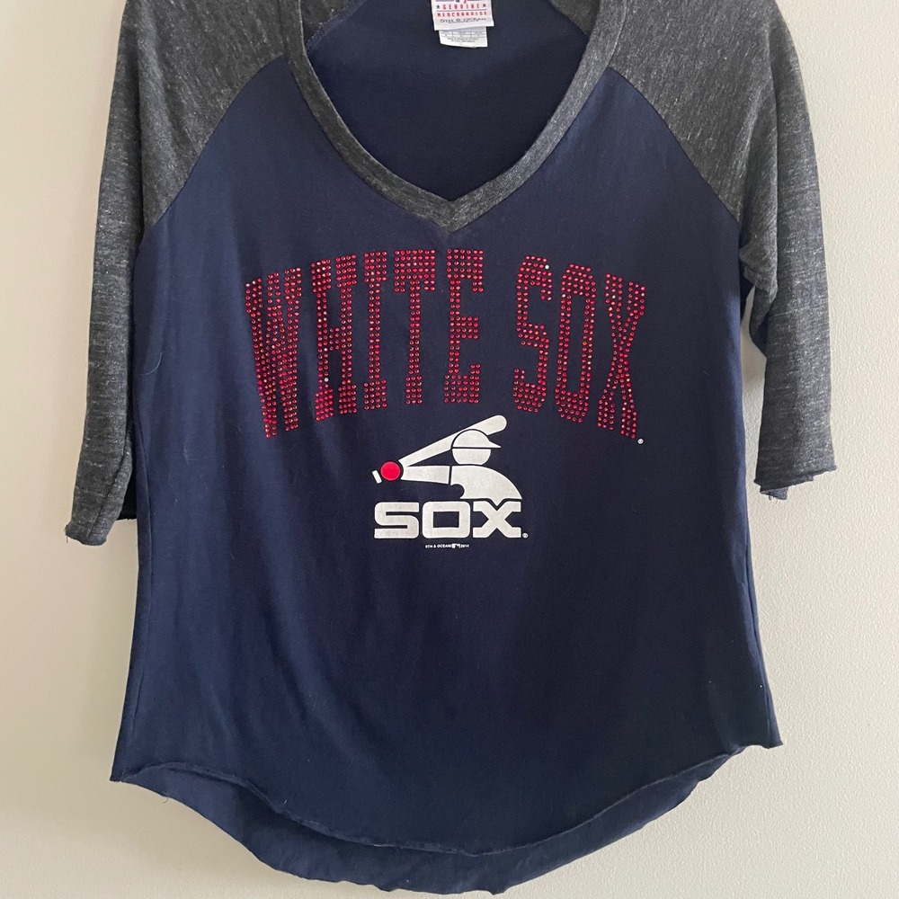 5th & Ocean Chicago White Sox Raglan Shirt Womens Small Navy Grey Rhinestone MLB - Picture 11 of 15